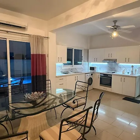 Margarita Luxury 3 Bed & Pool * Dherinia