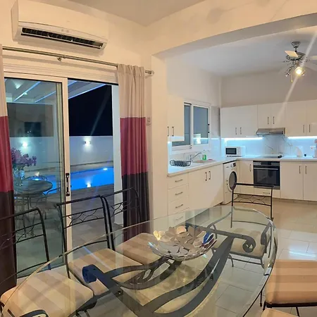 Margarita Luxury 3 Bed & Pool * Dherinia