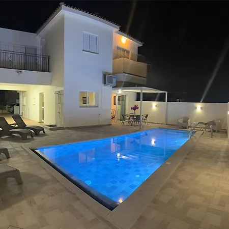 Margarita Luxury 3 Bed & Pool * Dherinia